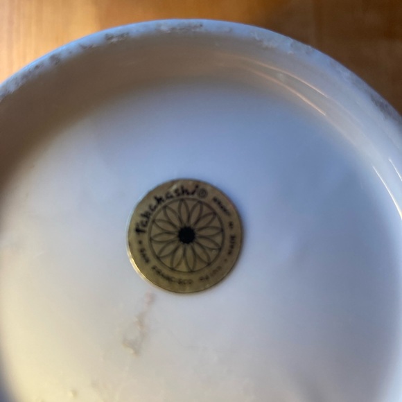 Vintage Takahashi Vase. 6 inches in height - Picture 2 of 3